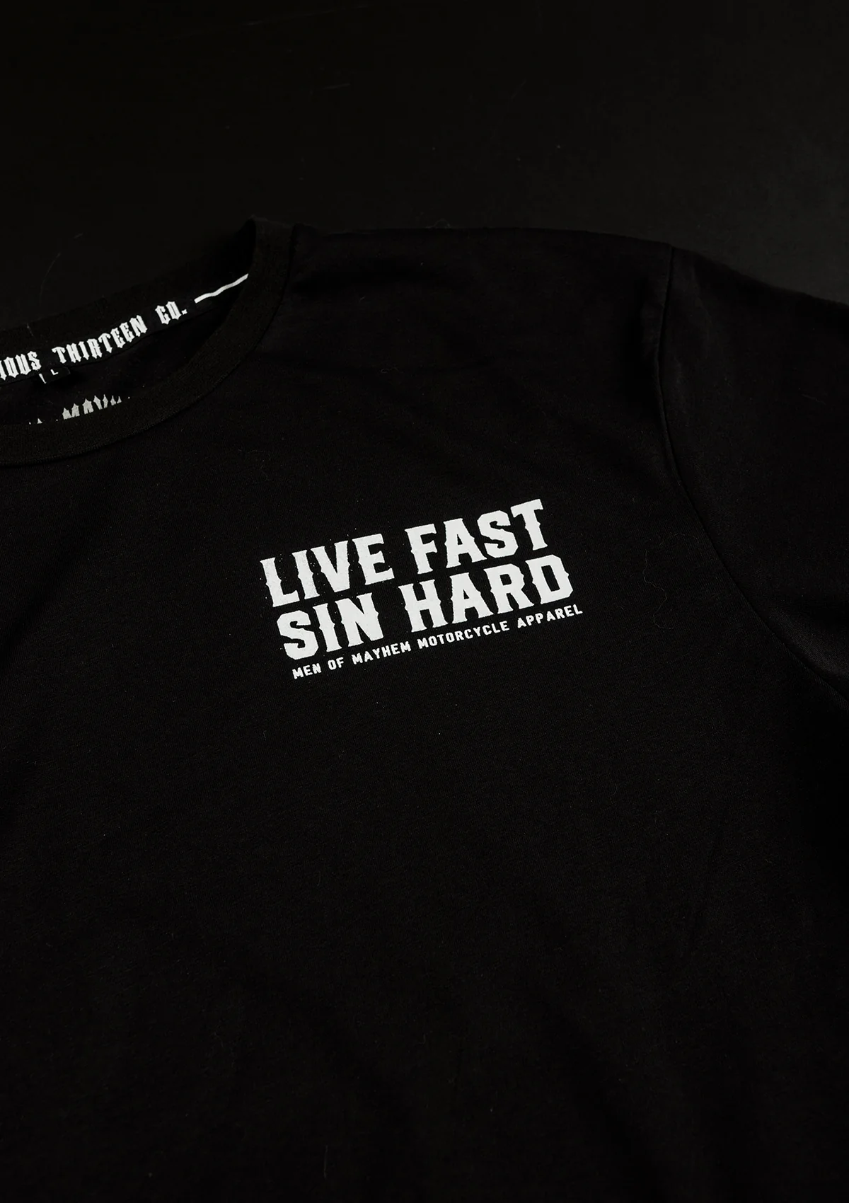 T-Shirt Middle Finger S/W - Image 5